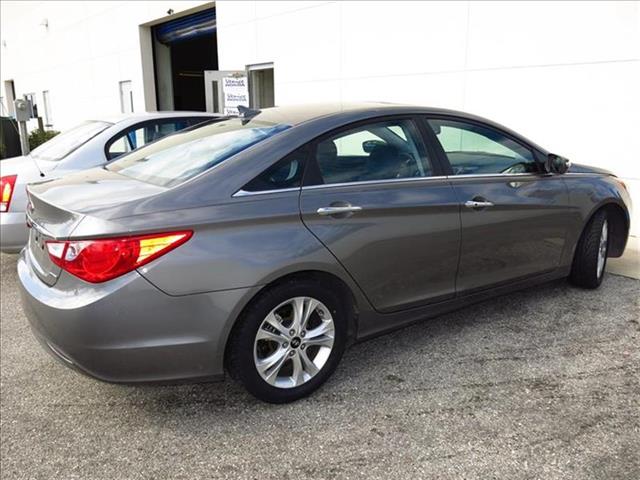 Hyundai Sonata 2011 photo 2