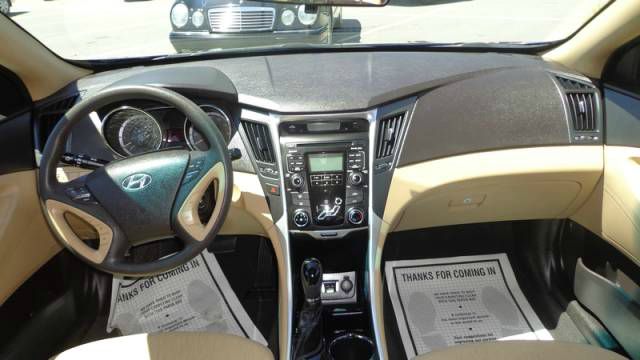 Hyundai Sonata 2011 photo 10