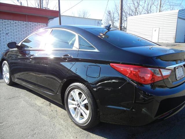 Hyundai Sonata 2011 photo 1