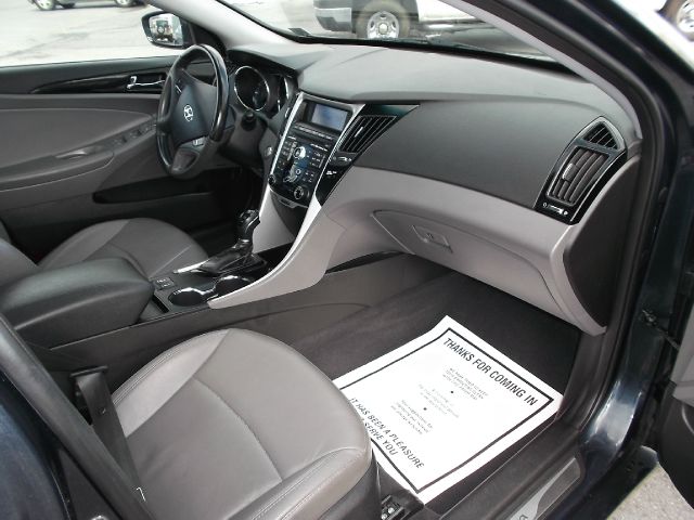 Hyundai Sonata 2011 photo 1