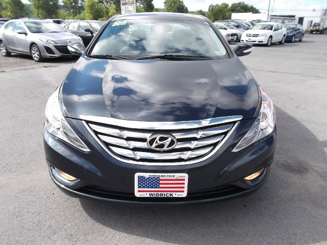 Hyundai Sonata 2011 photo 2