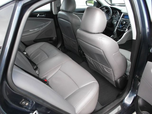 Hyundai Sonata 2011 photo 4