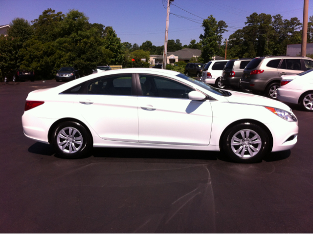 Hyundai Sonata 2011 photo 2