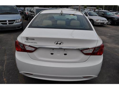 Hyundai Sonata 2011 photo 3