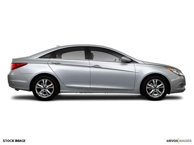 Hyundai Sonata 2011 photo 2