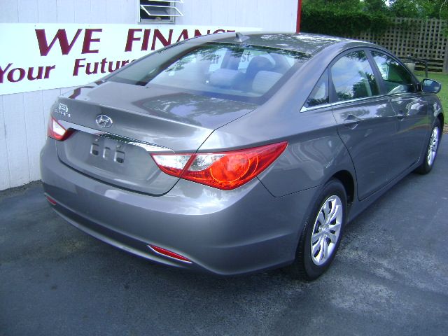 Hyundai Sonata 2011 photo 2