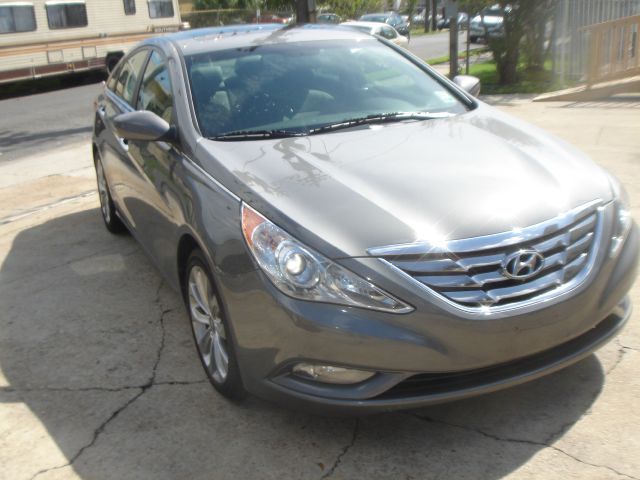 Hyundai Sonata 2011 photo 2