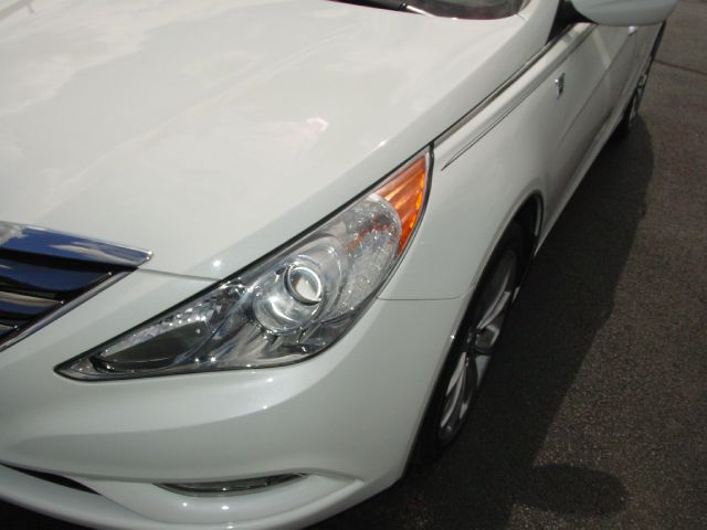 Hyundai Sonata 2011 photo 10