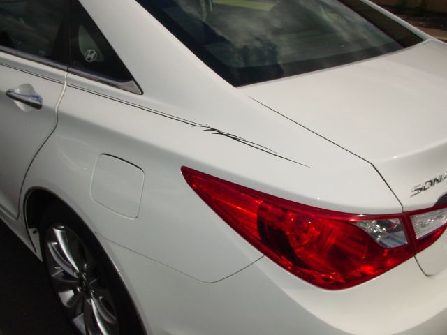 Hyundai Sonata 2011 photo 12