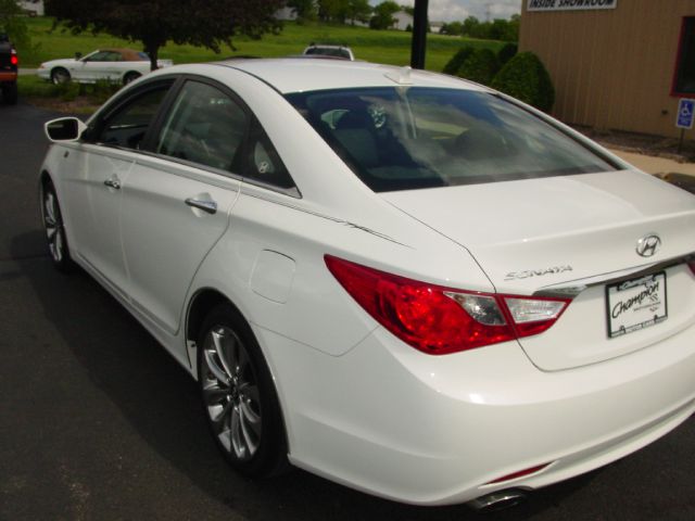 Hyundai Sonata 2011 photo 13