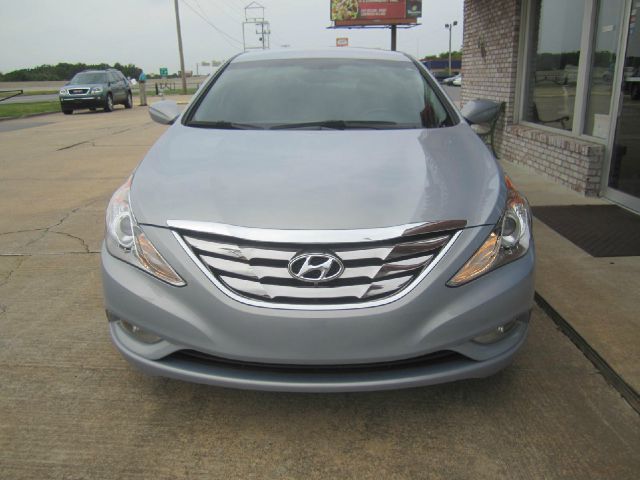 Hyundai Sonata 2011 photo 2