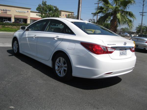 Hyundai Sonata 2011 photo 3