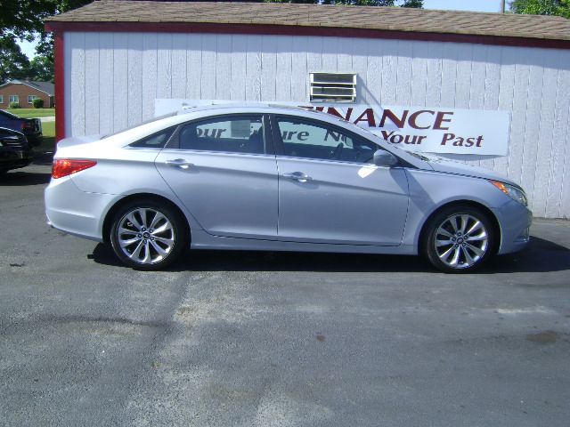 Hyundai Sonata 2011 photo 2