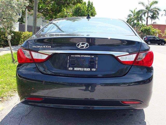 Hyundai Sonata 2011 photo 2