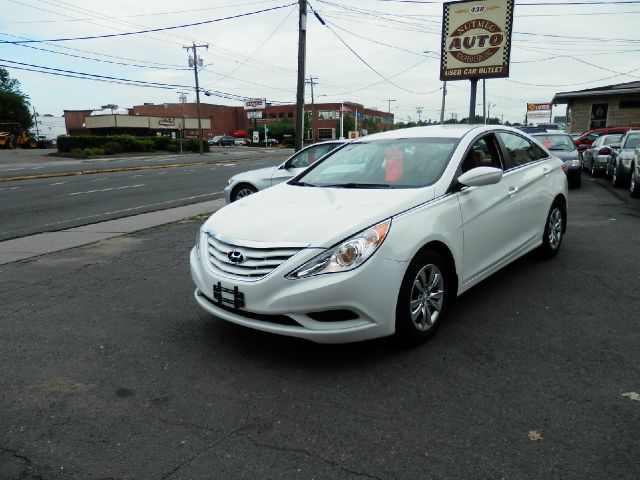 Hyundai Sonata 2011 photo 2