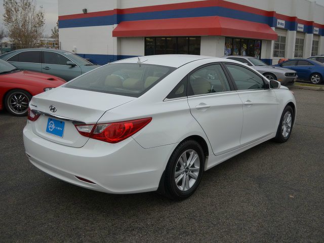 Hyundai Sonata 2011 photo 3