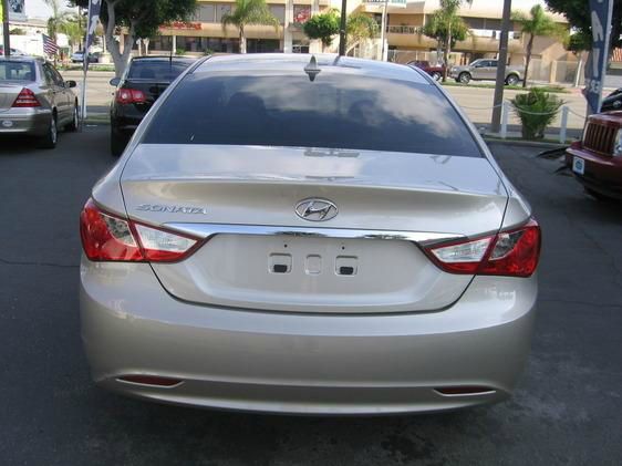 Hyundai Sonata 2011 photo 3