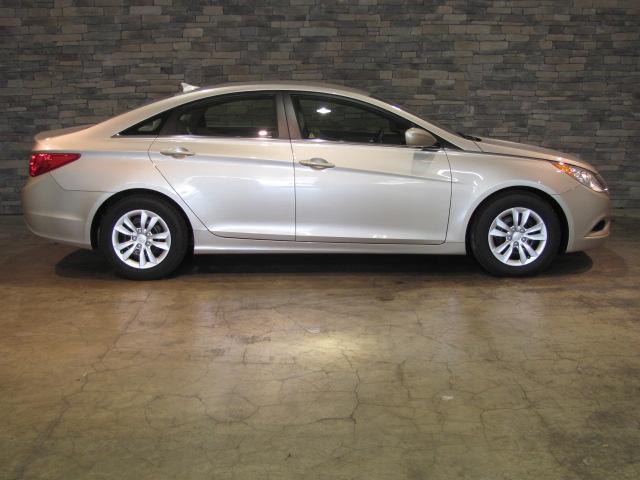 Hyundai Sonata 2011 photo 1