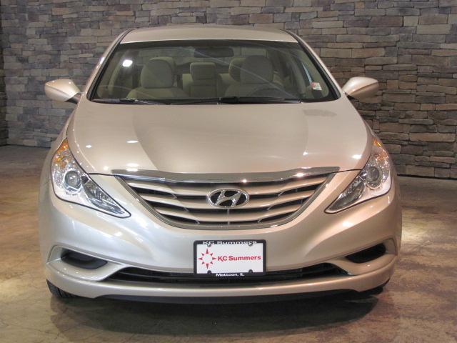 Hyundai Sonata 2011 photo 2