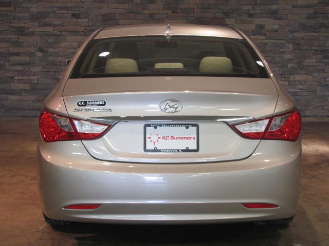 Hyundai Sonata 2011 photo 4