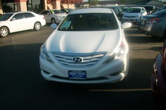 Hyundai Sonata 2011 photo 1