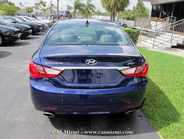 Hyundai Sonata 2011 photo 1