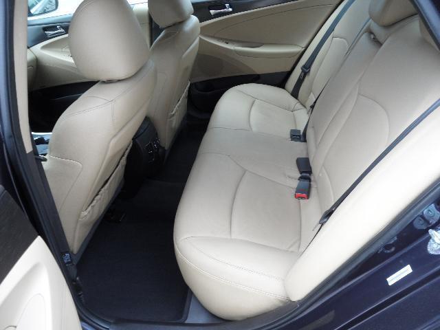 Hyundai Sonata 2011 photo 10