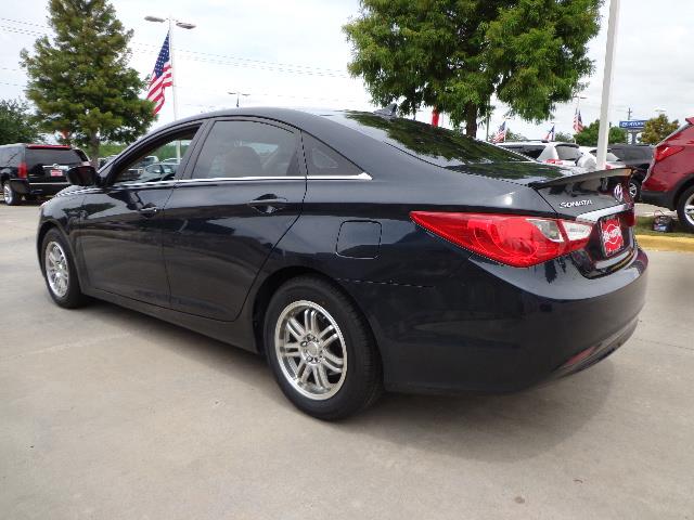 Hyundai Sonata 2011 photo 1