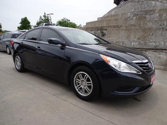 Hyundai Sonata 2011 photo 2