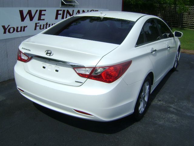 Hyundai Sonata 2011 photo 1