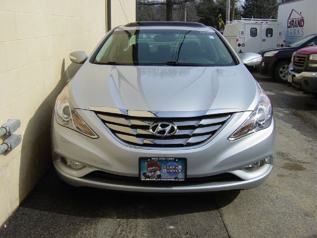 Hyundai Sonata 2011 photo 2