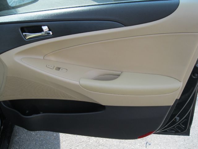 Hyundai Sonata 2011 photo 9