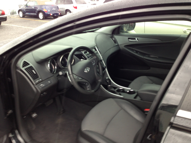 Hyundai Sonata 2011 photo 2