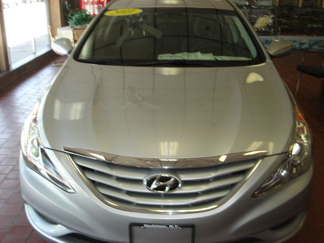 Hyundai Sonata 2011 photo 1