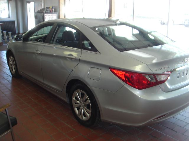 Hyundai Sonata 2011 photo 3