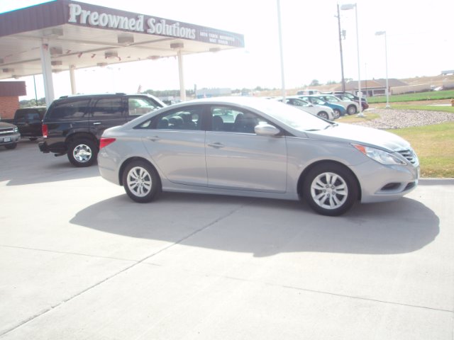 Hyundai Sonata 2011 photo 2