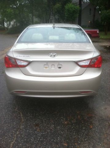 Hyundai Sonata 2011 photo 1