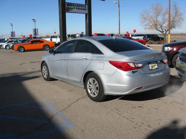 Hyundai Sonata 2011 photo 2