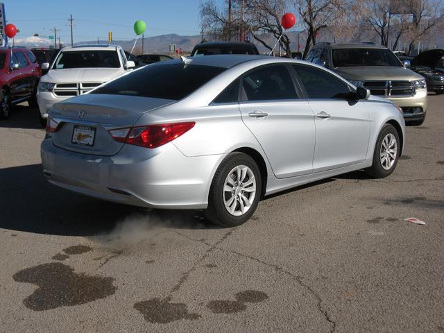 Hyundai Sonata 2011 photo 4