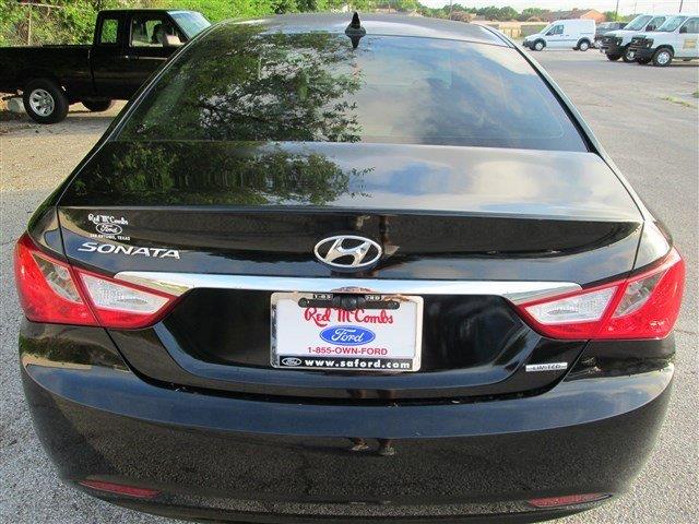 Hyundai Sonata LT 4X4 Short BED Sedan