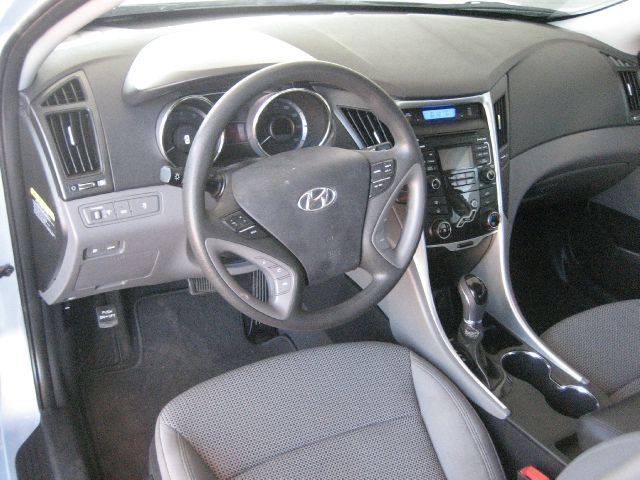 Hyundai Sonata 2011 photo 13