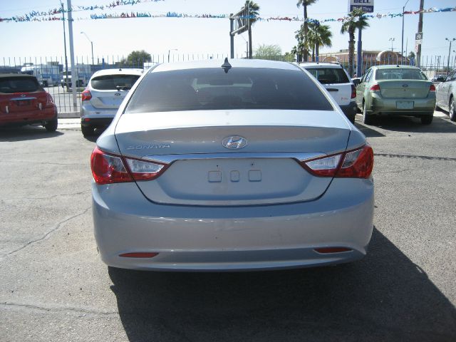 Hyundai Sonata 2011 photo 15