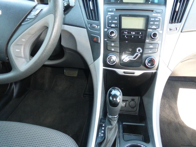 Hyundai Sonata 2011 photo 18