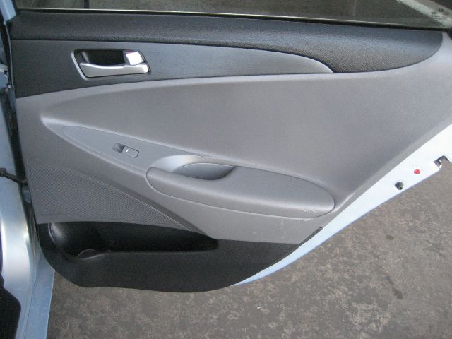 Hyundai Sonata 2011 photo 20