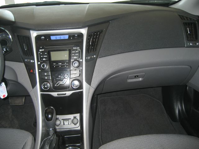 Hyundai Sonata 2011 photo 23