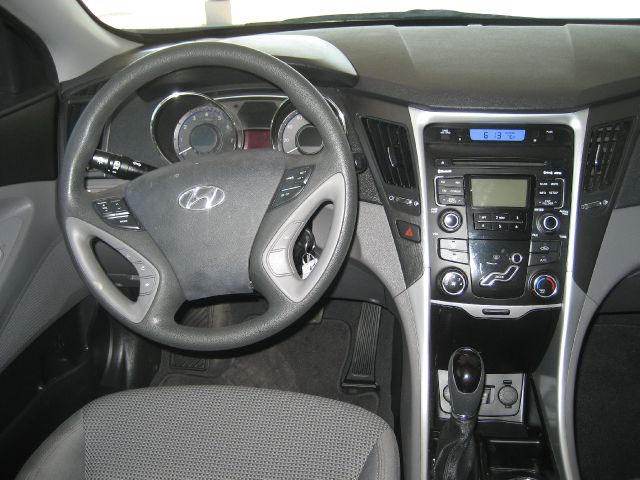 Hyundai Sonata 2011 photo 24