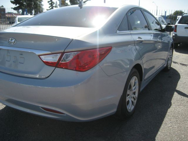 Hyundai Sonata 2011 photo 25