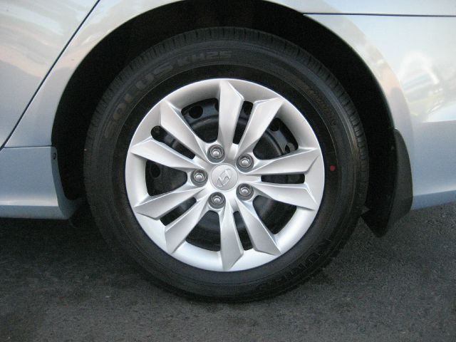 Hyundai Sonata 2011 photo 3