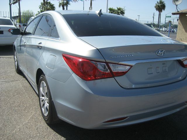 Hyundai Sonata 2011 photo 33