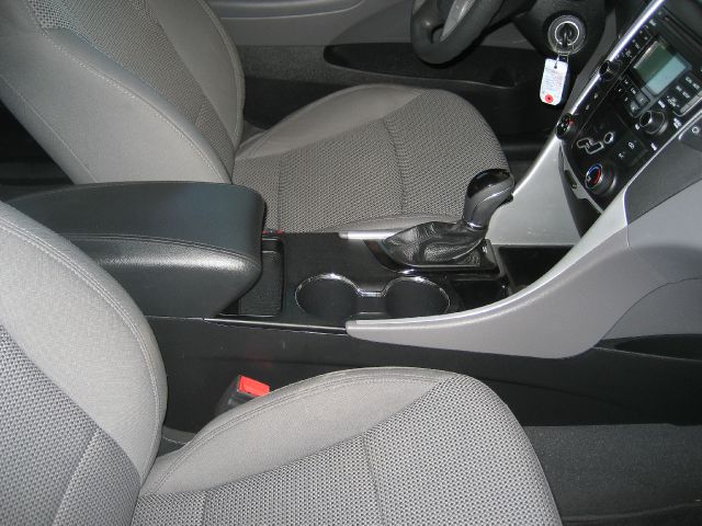 Hyundai Sonata 2011 photo 35